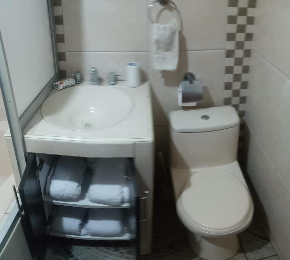 A Un Minuto Del Aeropuerto Sientase Como En Casa Cusco Bagian luar foto
